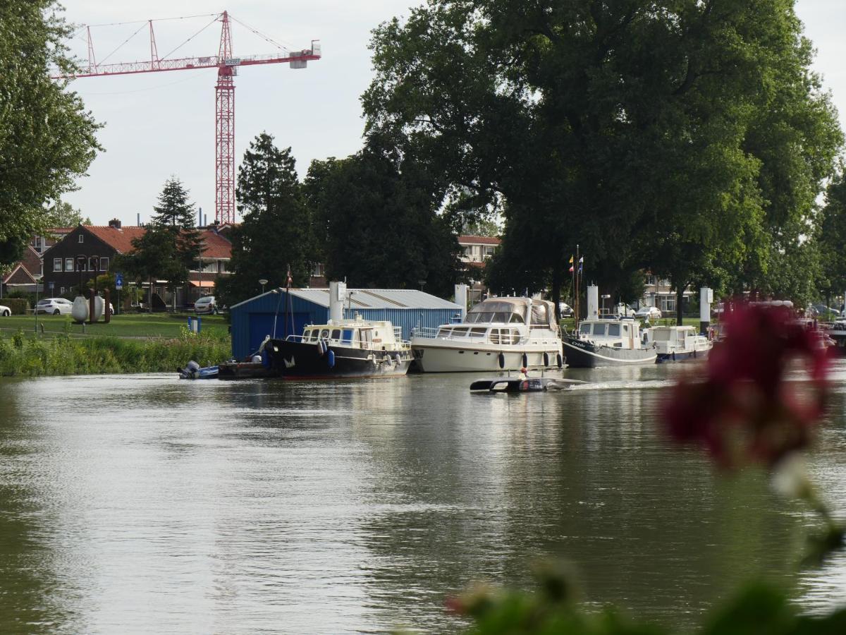 De Logeerboot Dordrecht Bed & Breakfast Exterior photo