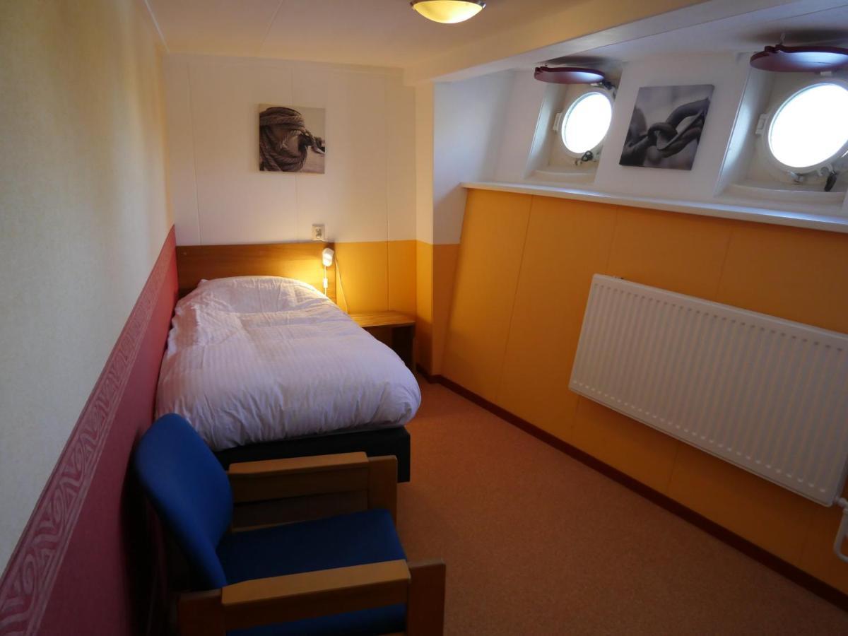 De Logeerboot Dordrecht Bed & Breakfast Exterior photo