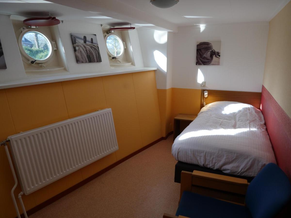 De Logeerboot Dordrecht Bed & Breakfast Exterior photo