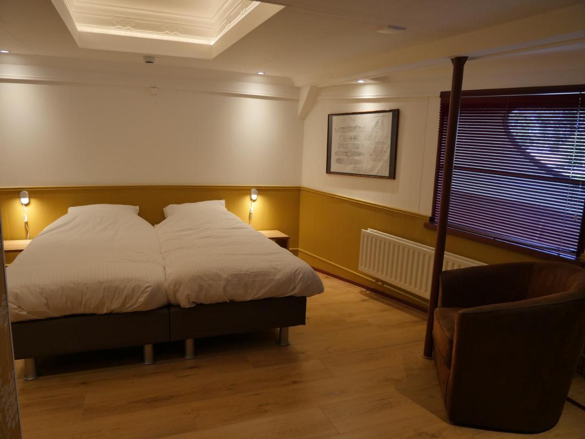 De Logeerboot Dordrecht Bed & Breakfast Exterior photo