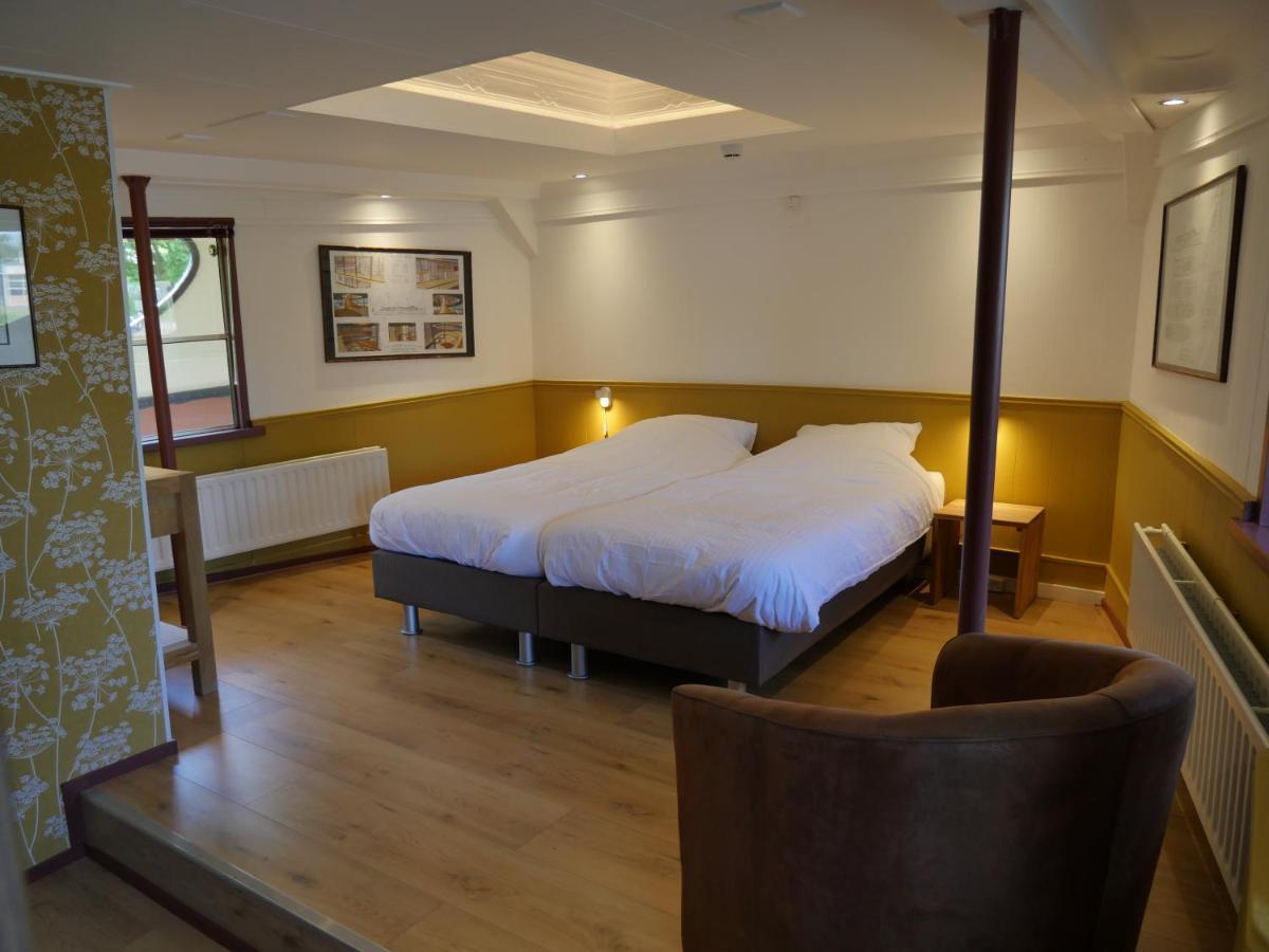 De Logeerboot Dordrecht Bed & Breakfast Exterior photo